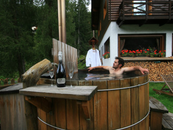 Størvatt bathtub of the Villa Anna Maria hotel